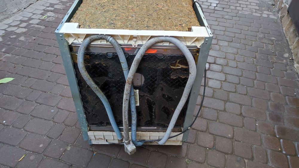 Посудомоечная машина Hotpoint ARISTON