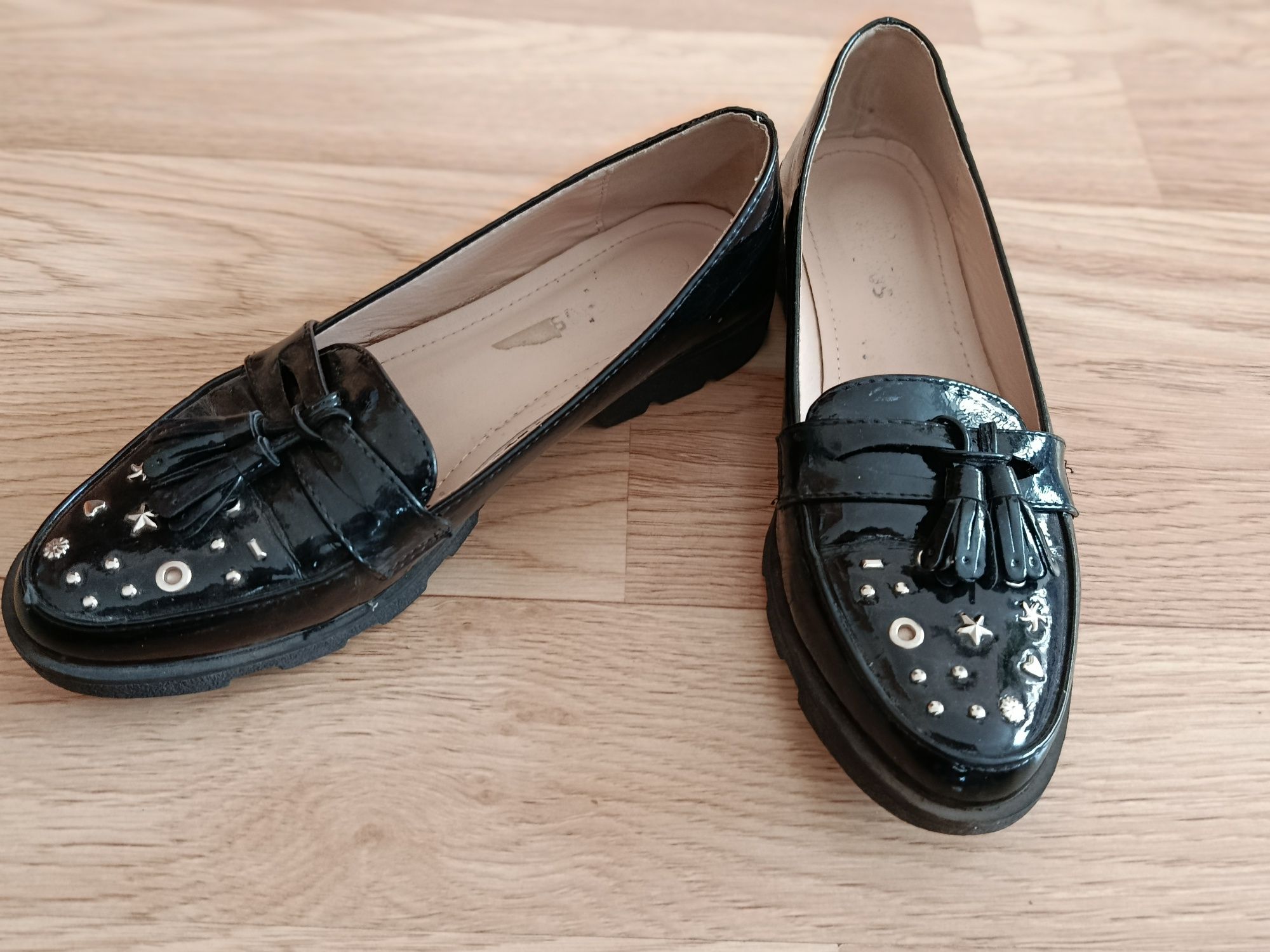 Czarne loafersy baleriny mokasyny balerinki z dżetami lakierowane
