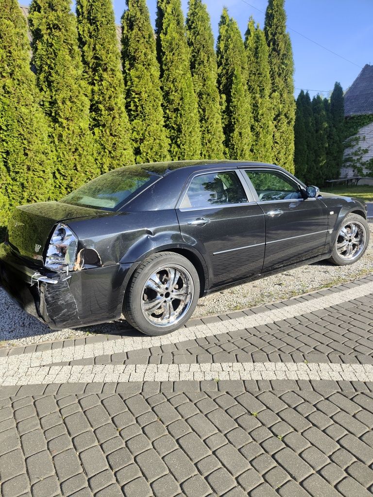 Chrysler 300C 5,7 V8 HEMI z Polskiego salonu.