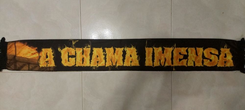 Cachecol chama imensa