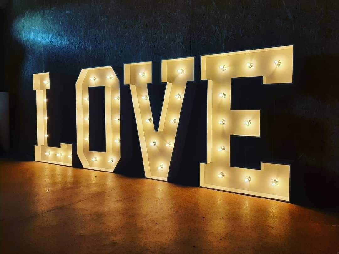 Napisy LED LOVE, Miłość, 18, serce, miny dymne,roczek, dekoracje