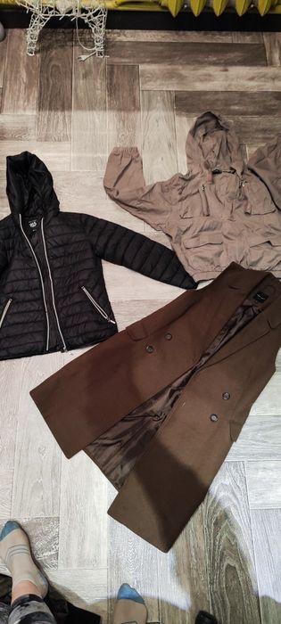Разом Курточка, вітровка і жилетка для дівчаток хс розмір