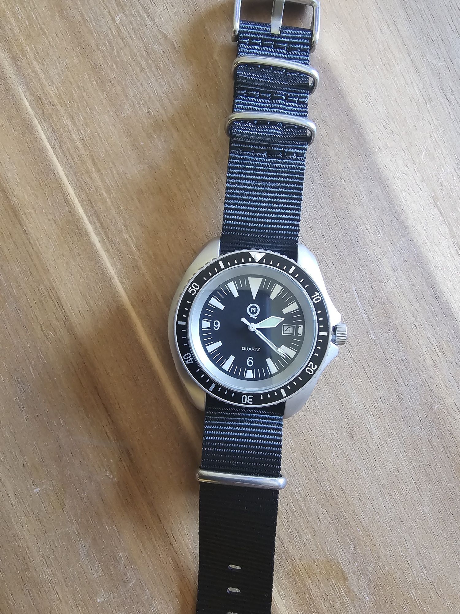 Diver QIMEI, szafir, Wr300m, qwarc Seiko