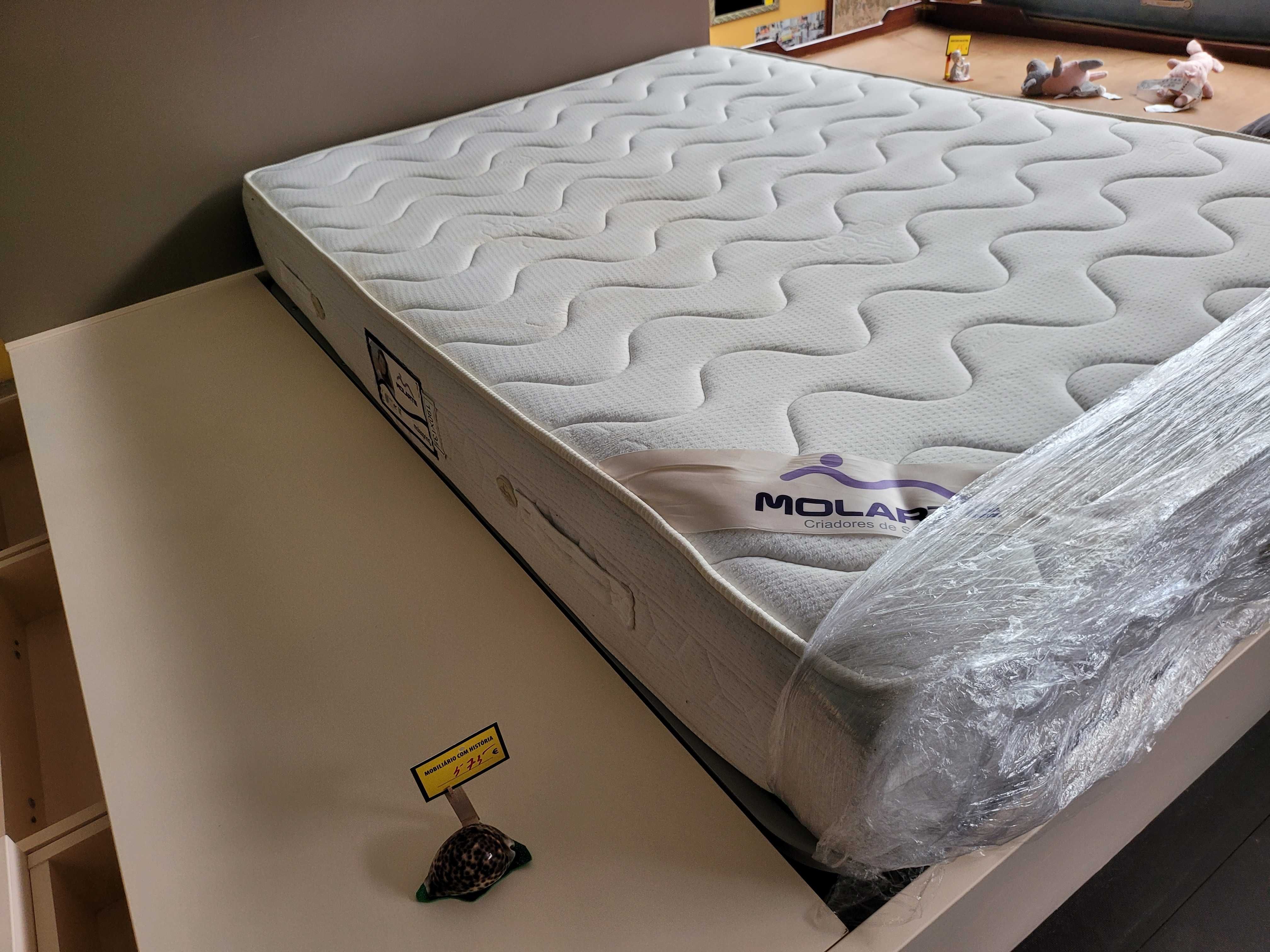 Cama com arrumação mais três gavetas estrado e colchão - B