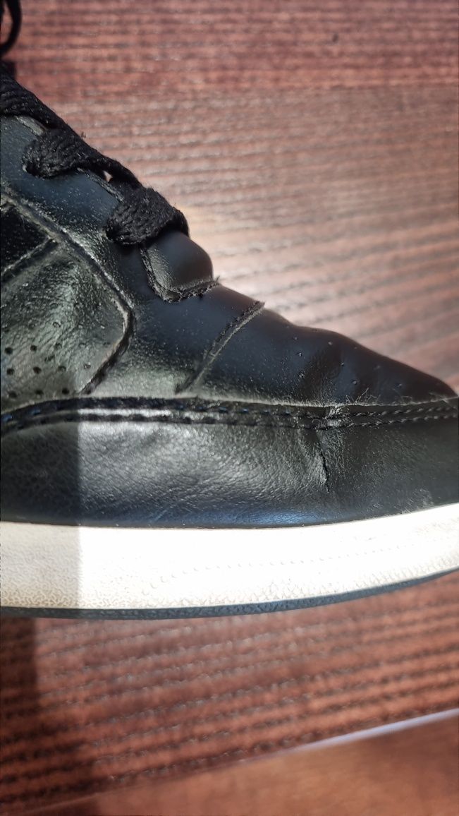 Кросівки Adidas Снікерси 40 р