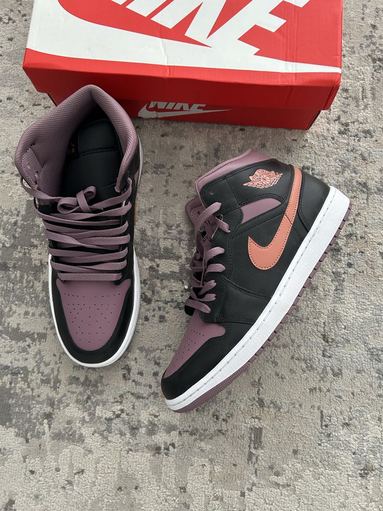 Air Jordan 1 Mid SE