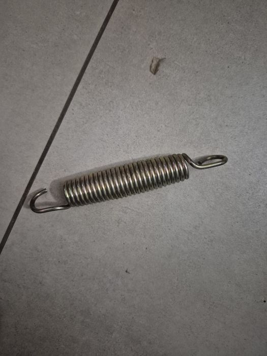 Sprężyny do trampoliny 13,5cm jak nowe 52szt