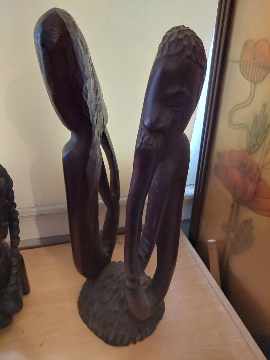 Estatueta africana em madeira