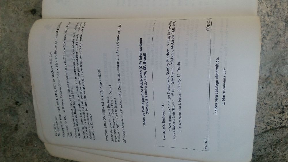 Macroeconomia, de Rudiger Dornbusch e Stanley Fischer