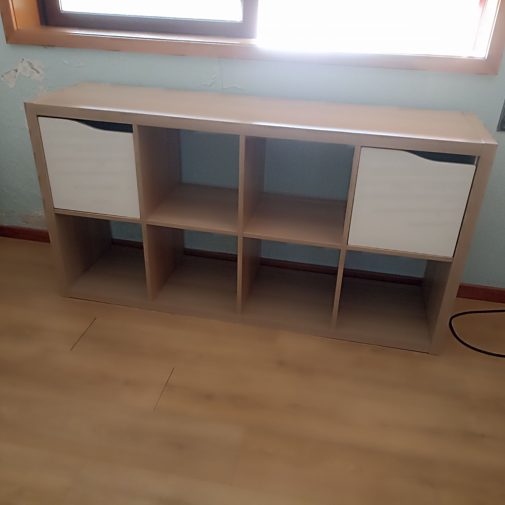 Estante com 8cubos cor carvalho