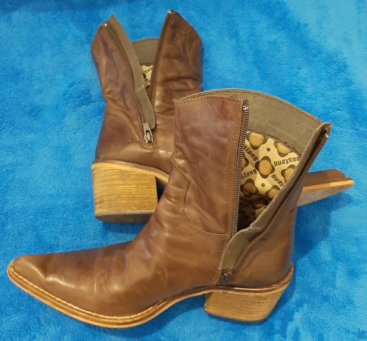 Botas castanhas Mustang