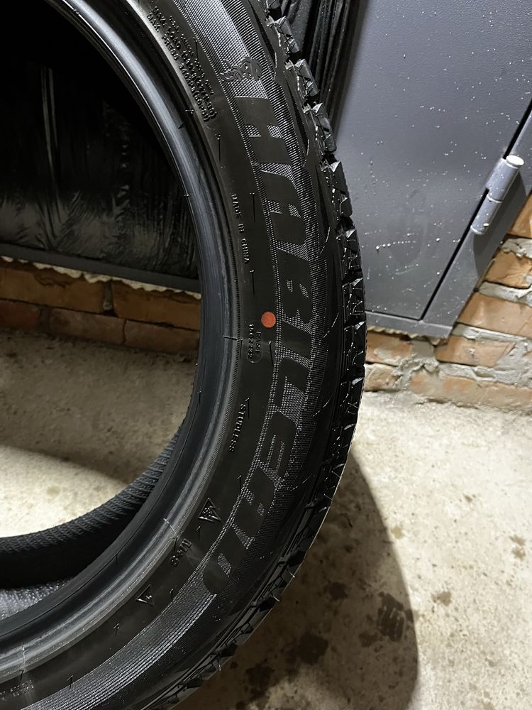 Зимова гума 255/50 r20