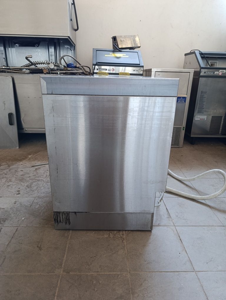 Посудомийка. Посудомийка Meiko FV 40.2 G