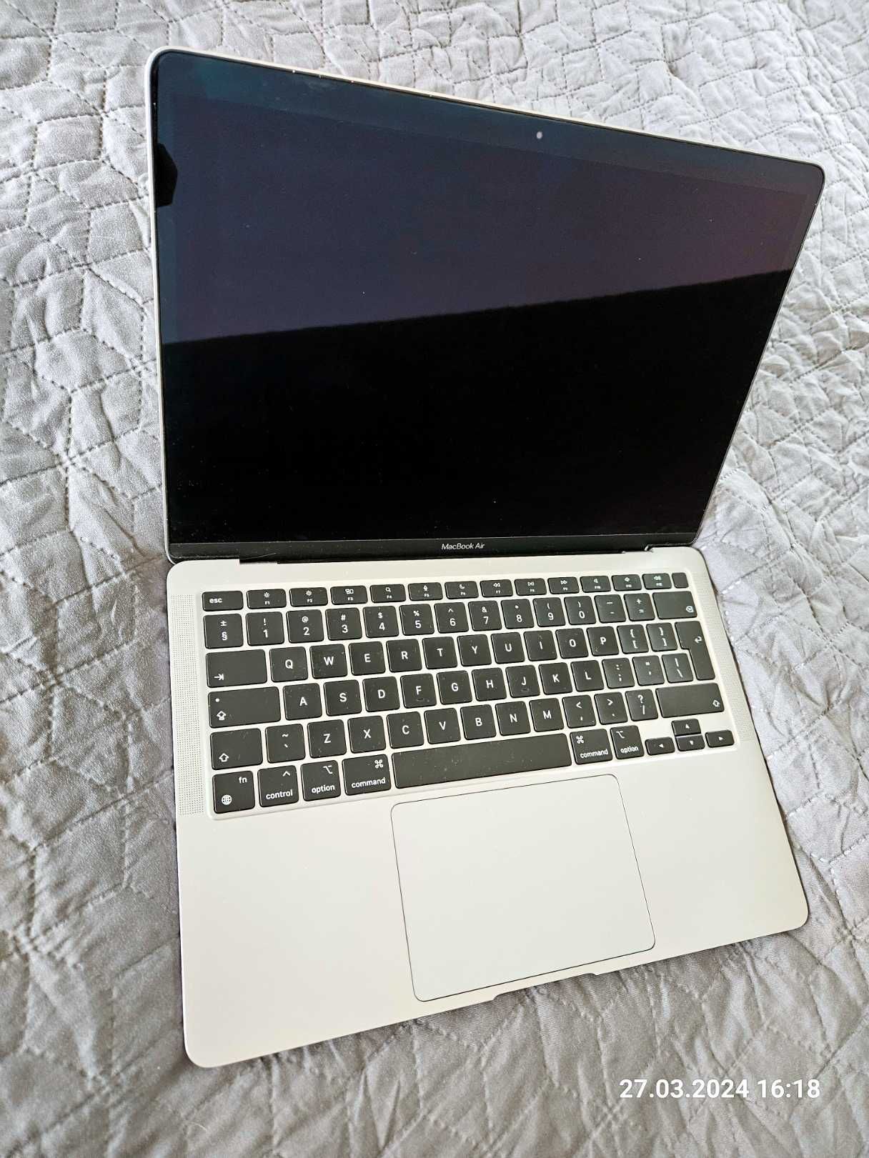 MacBook Air M1 8/256 jak nowy