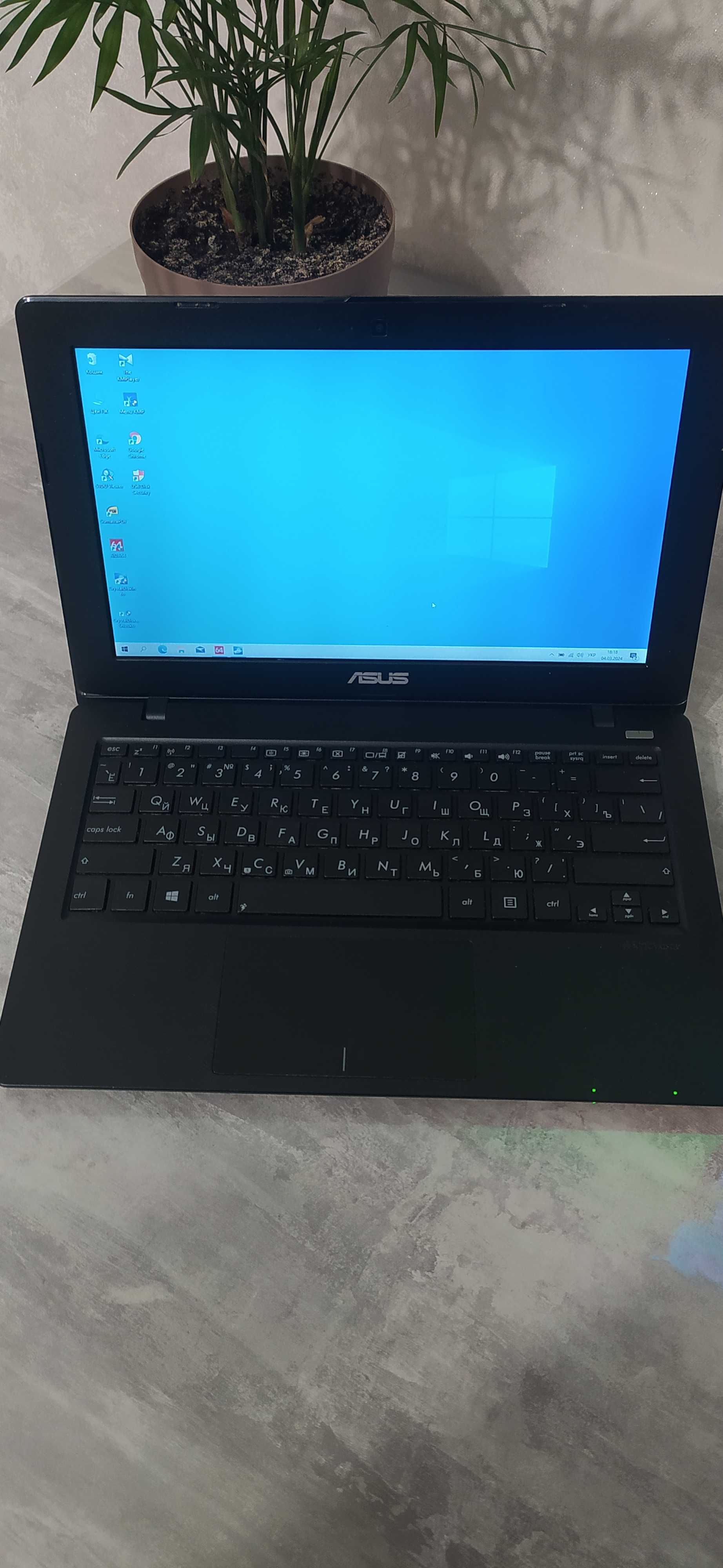 Нетбук Asus x-series