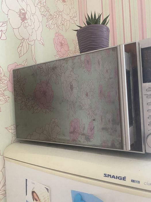 Микроволновка Liberton