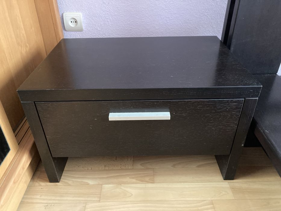 Кровать двоспальна з натуральноі деревени з тумбочками