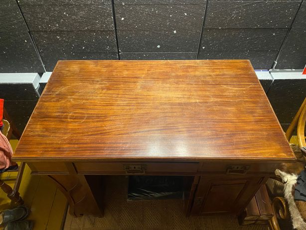 Stare drewniane biurko