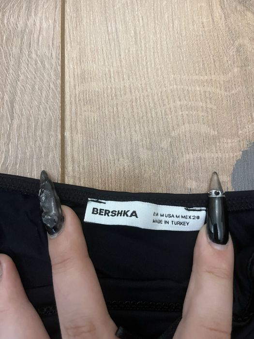 черный топ. бершка