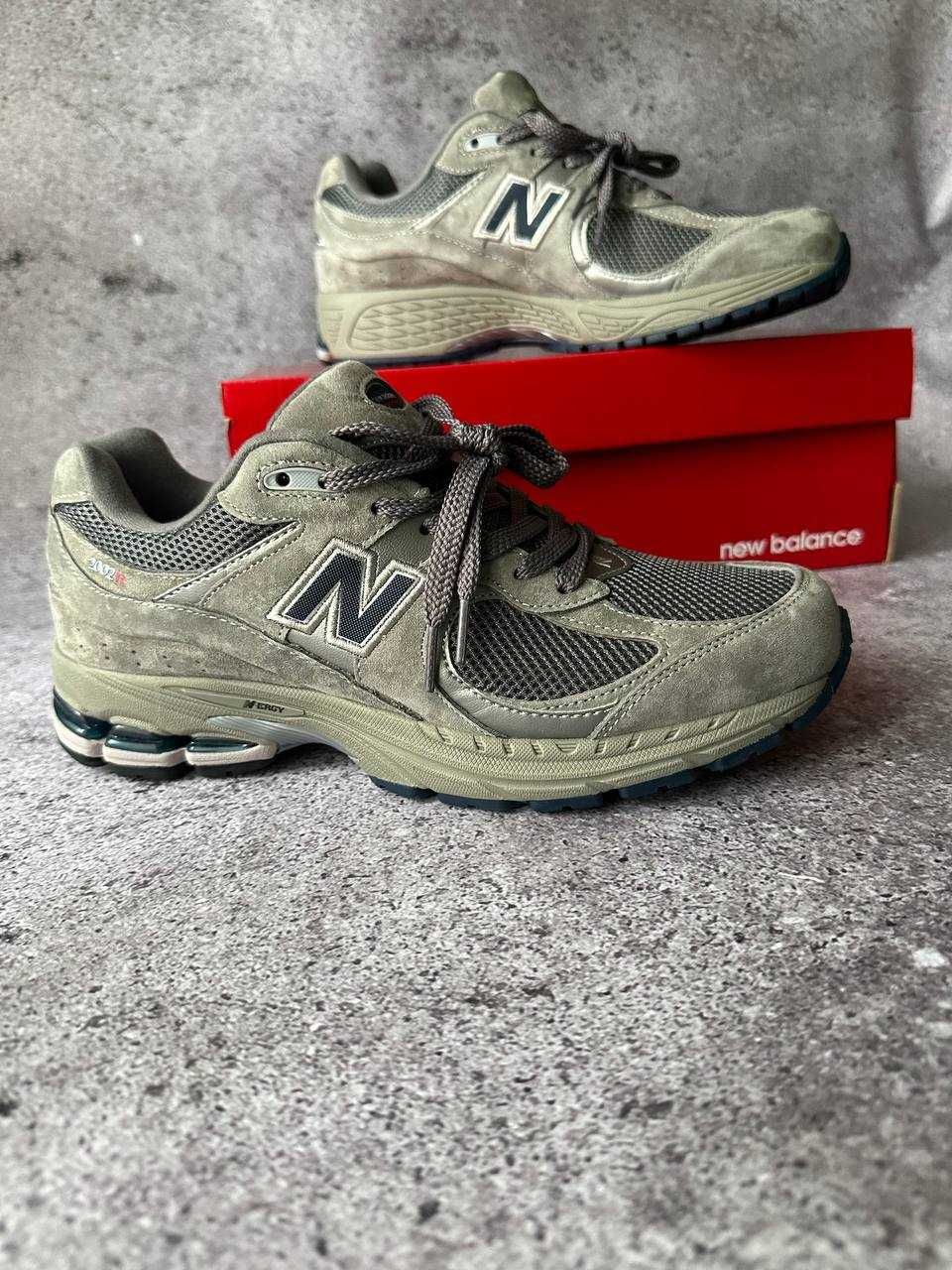 Кросівки New Balance 2002r