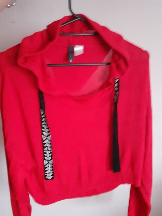 Czerwona sweterkowa bluza H&M