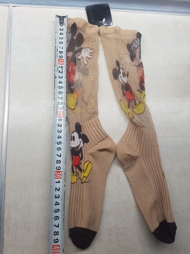 Шкарпетки Міккі Маус нові бежеві заміри на фото з етикеткою