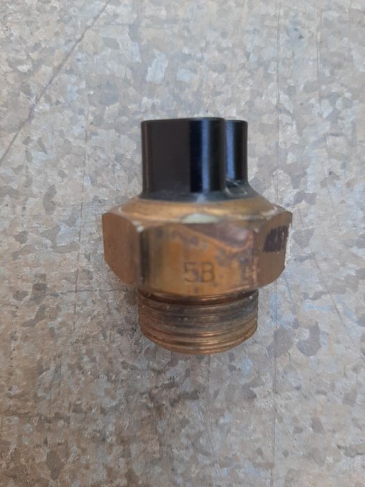 Рамка заднего стекла УАЗ-469, реле регулятор, датчик включения .