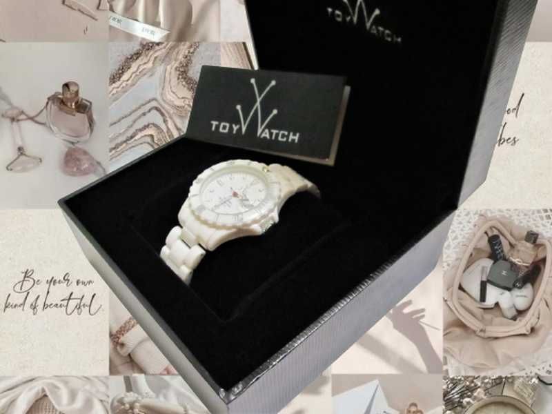 Женские наручные часы ToyWatch white  в коробке