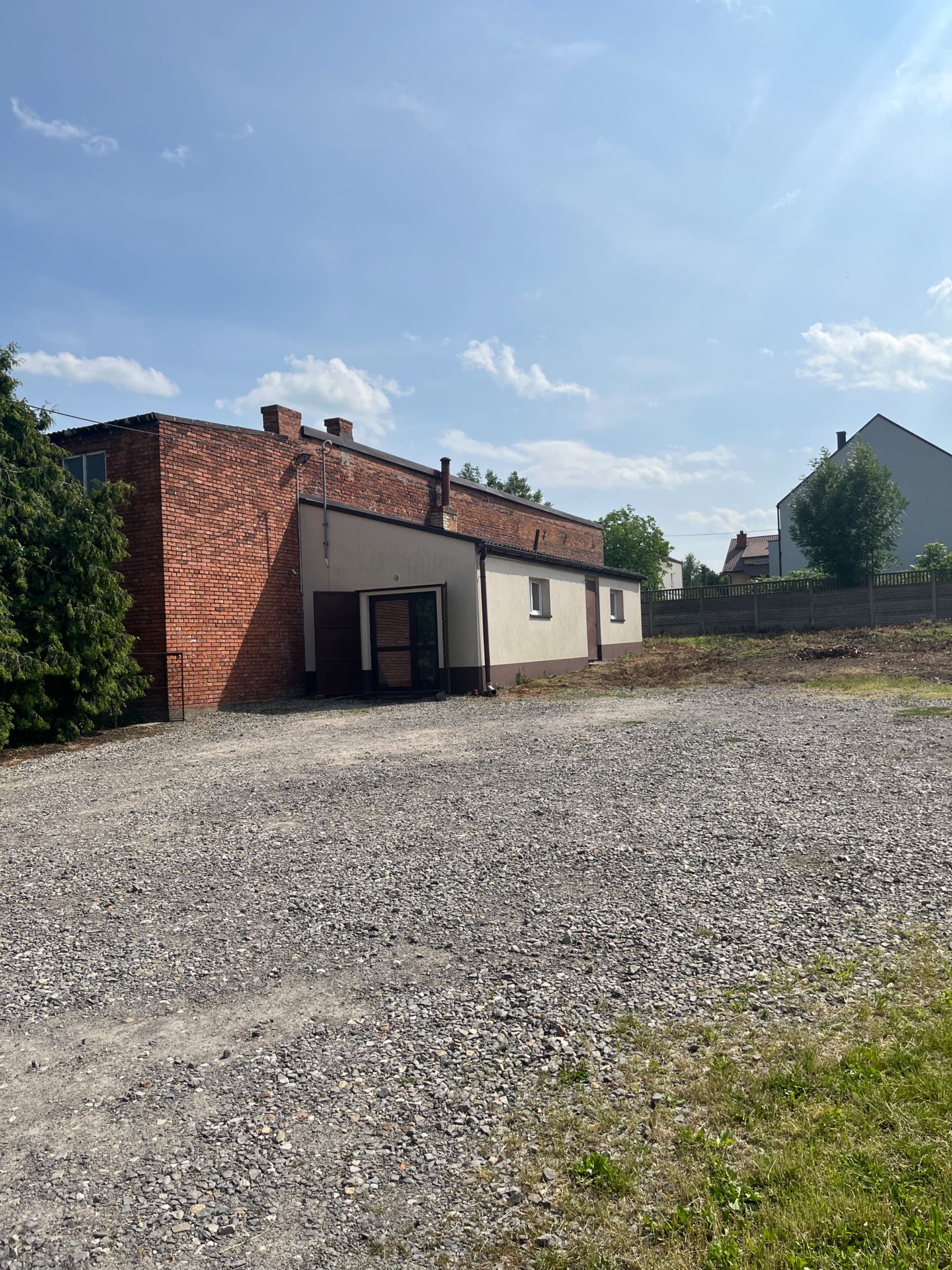 Do wynajęcia działka z budynkiem
