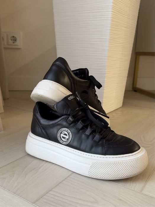 Кеди чорні шкіряні Estro 37 розмір