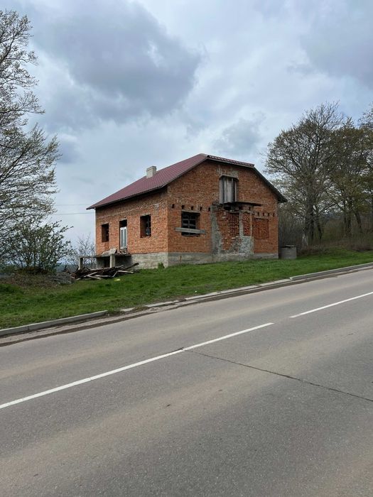 Продаж БУДИНКУ + 23 сотих землі 15км від м. Чернівці