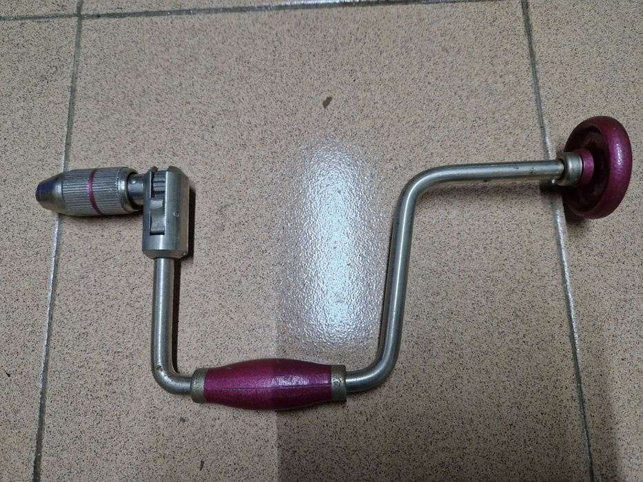 Furadora manual antiga