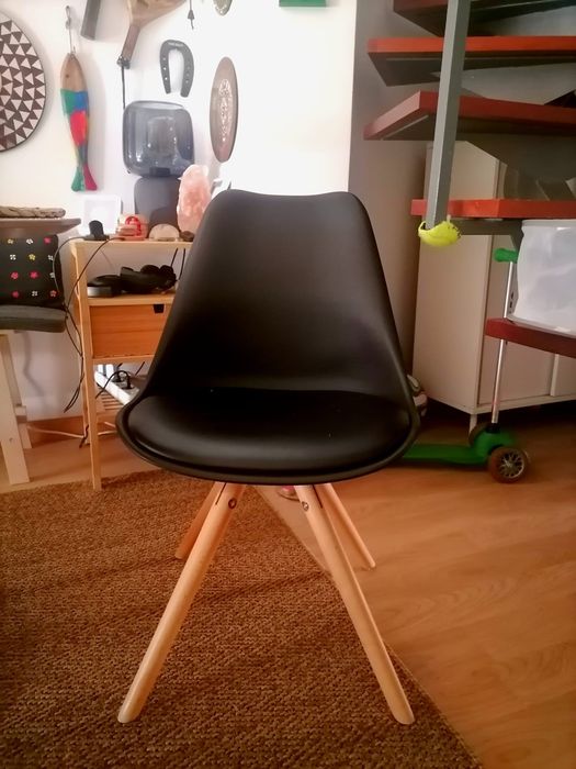 Mesa de sala de  jantar redonda IKEA com 3 cadeiras