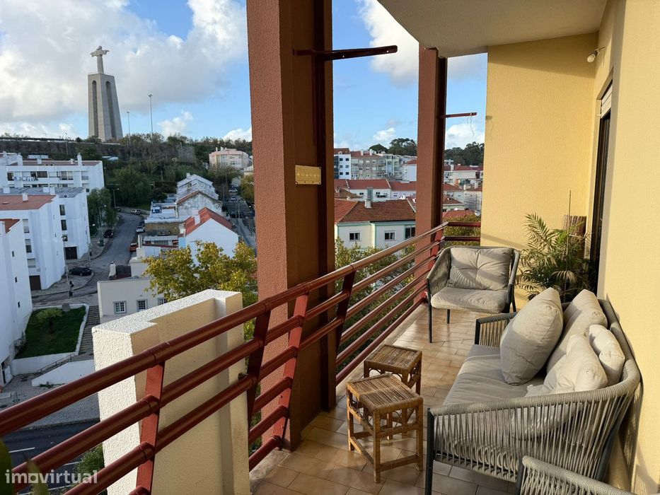 Apartamento T2 Centro Almada Com Vista Deslumbrante