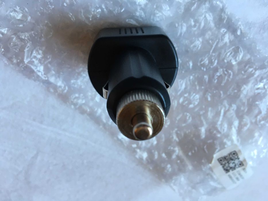 Продам авто-вольтметр 12В. Новый.