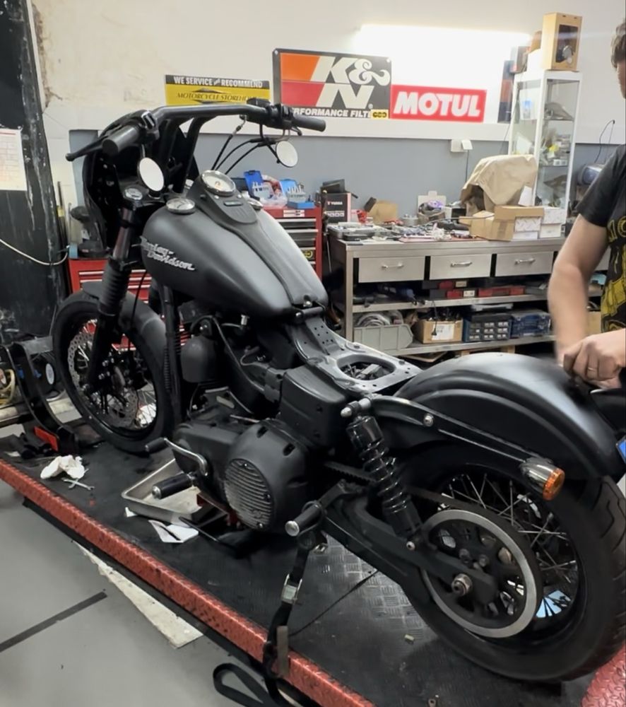 Harley davidson dyna street bob FXDB