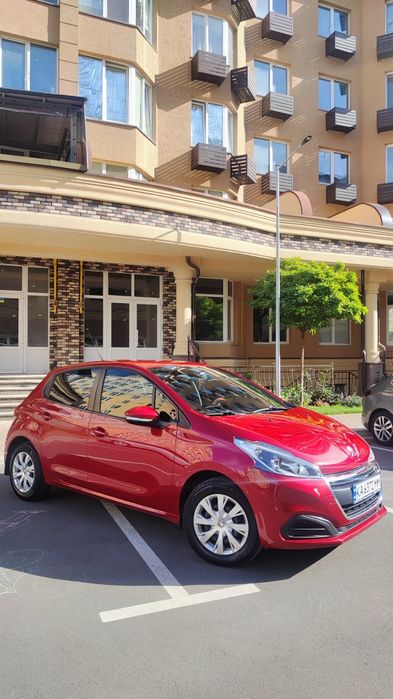 Aвтомобіль Peugeot 208