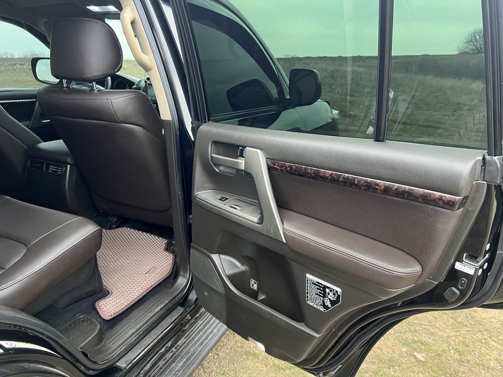 Toyota Land Cruiser 200