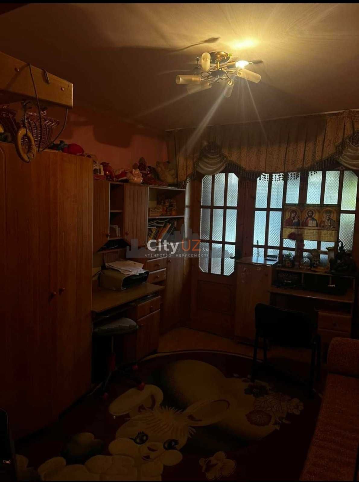 Продається квартира у Хусті