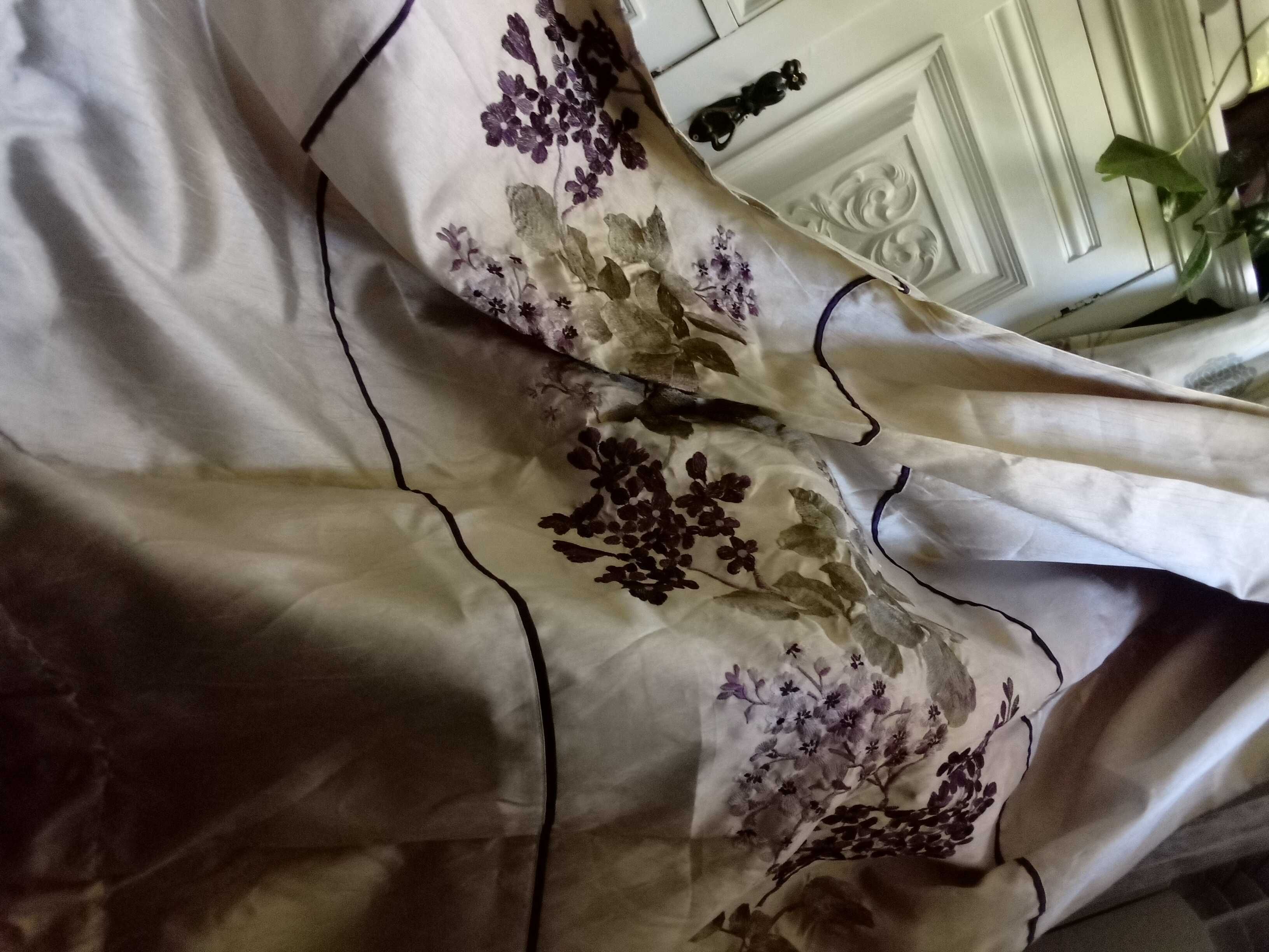 jak NOWA śliczna haftowana satynowa zasłona kotara elegancka