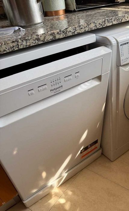 máquina lavar loiça Hotpoint