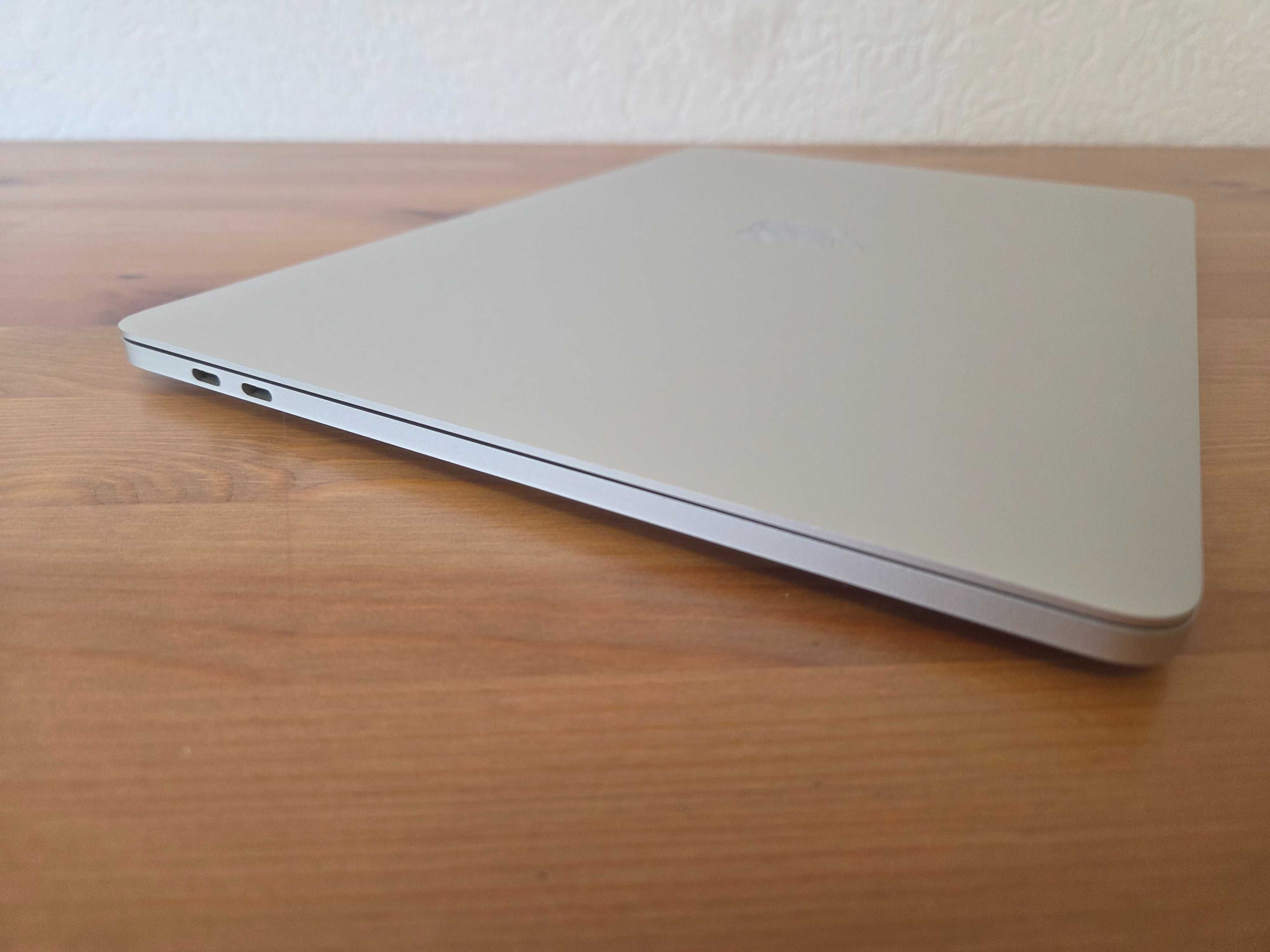 Ноутбук Apple Macbook Pro 13" A1989 i7 16gb 512Gb #1