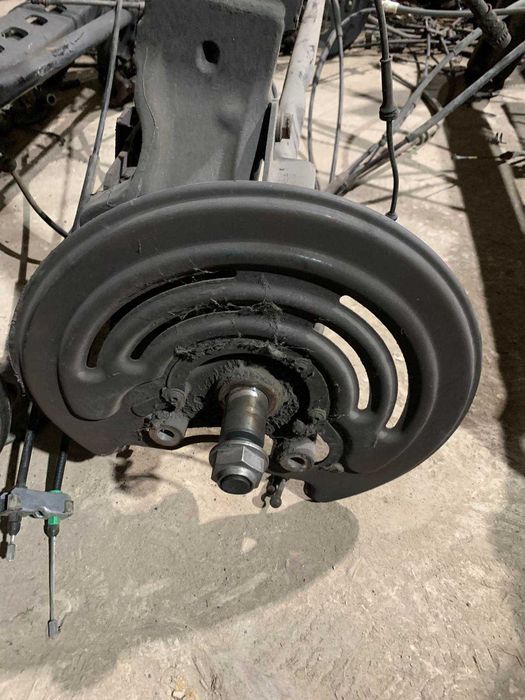 Балка задня Віваро Трафік 2,3,4 Renault Traffic, Opel Vivaro