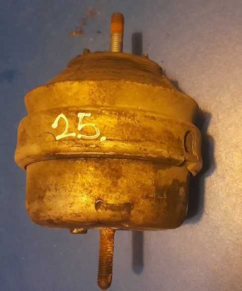 Poduszka silnika 8D0'199379 Audi A4 B5 Vw Passat 1.8T 8D0'199382M 379J