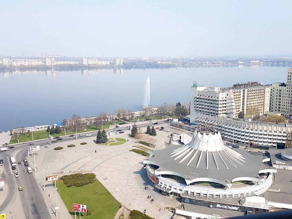 ЛЮКС в ЖК Мост Сити, вид на реку, 2к, ванна, центр. Новый дом. Балкон.