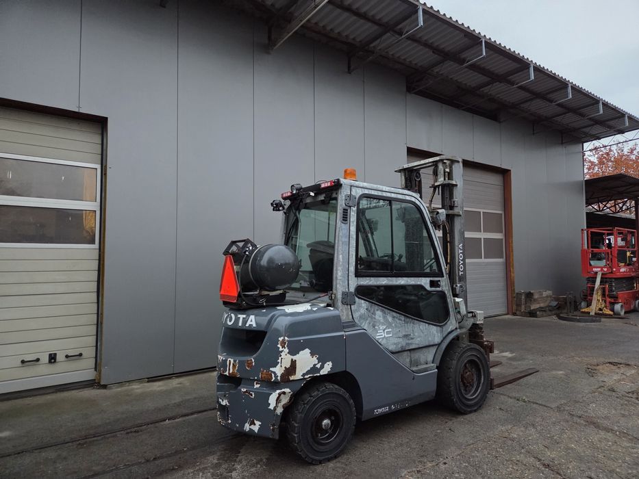 Wózek widłowy Toyota 8FGF30, 2020 Rok, Obrotnica, Waga, Kabina