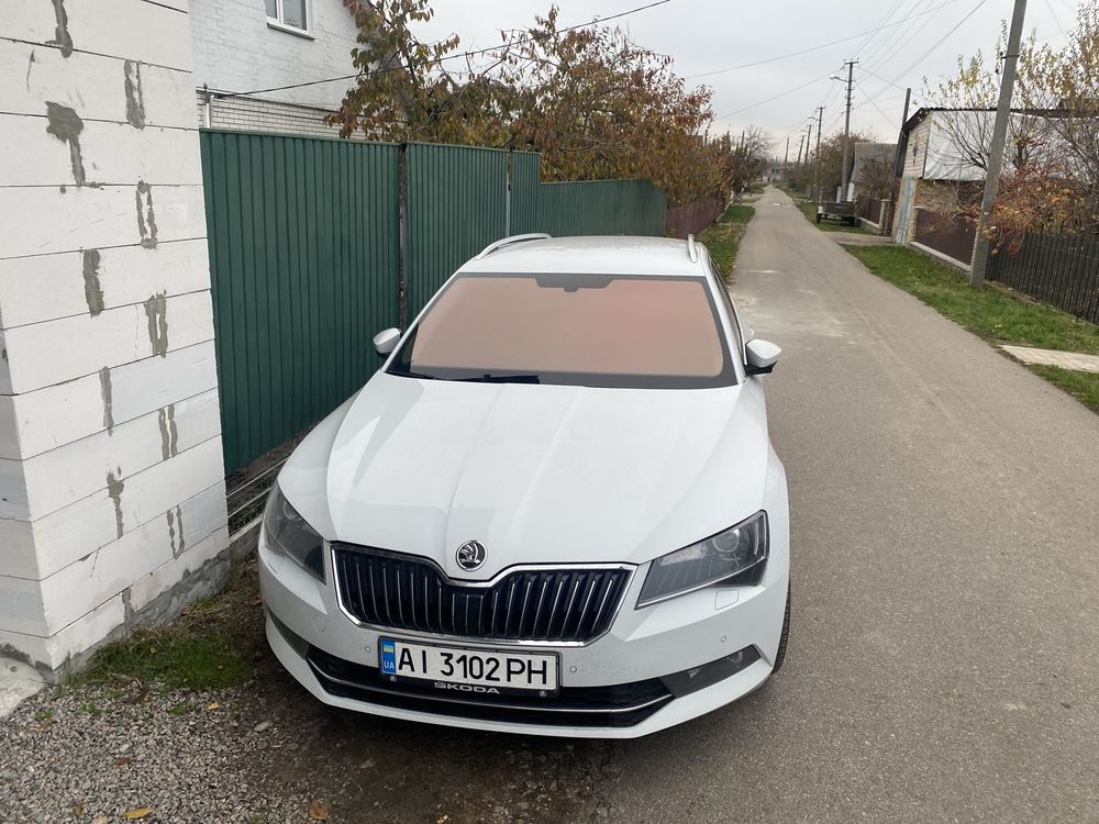 Skoda superb 3  топова комплектація лаурін клемент