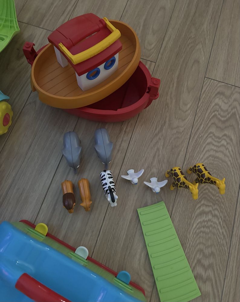Brinquedos variados e como novos