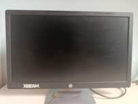 Monitor biurowy HP z kablami