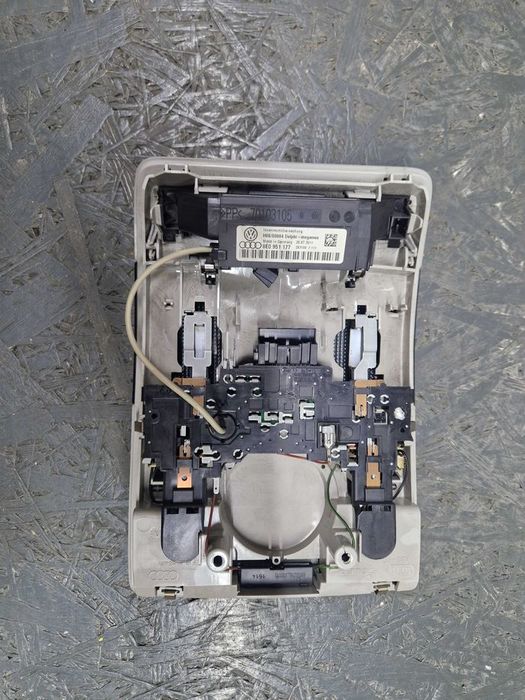 Lampka Podsufitki Seat Exeo Audi A4B7 8E0.951.177
